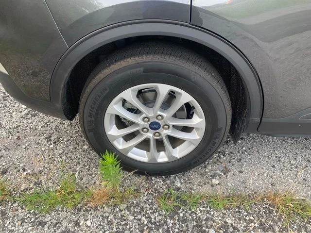 Used 2020 Gray Ford SE image 9