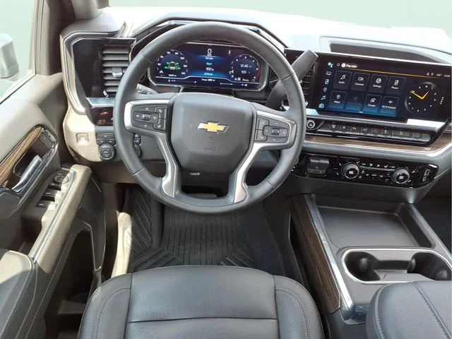 Used 2024 Gray Chevrolet LT image 17