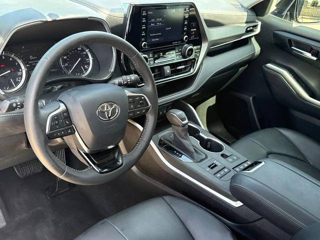Certified Used 2020 CELESTIAL SILVER METALLIC Toyota XLE image 10