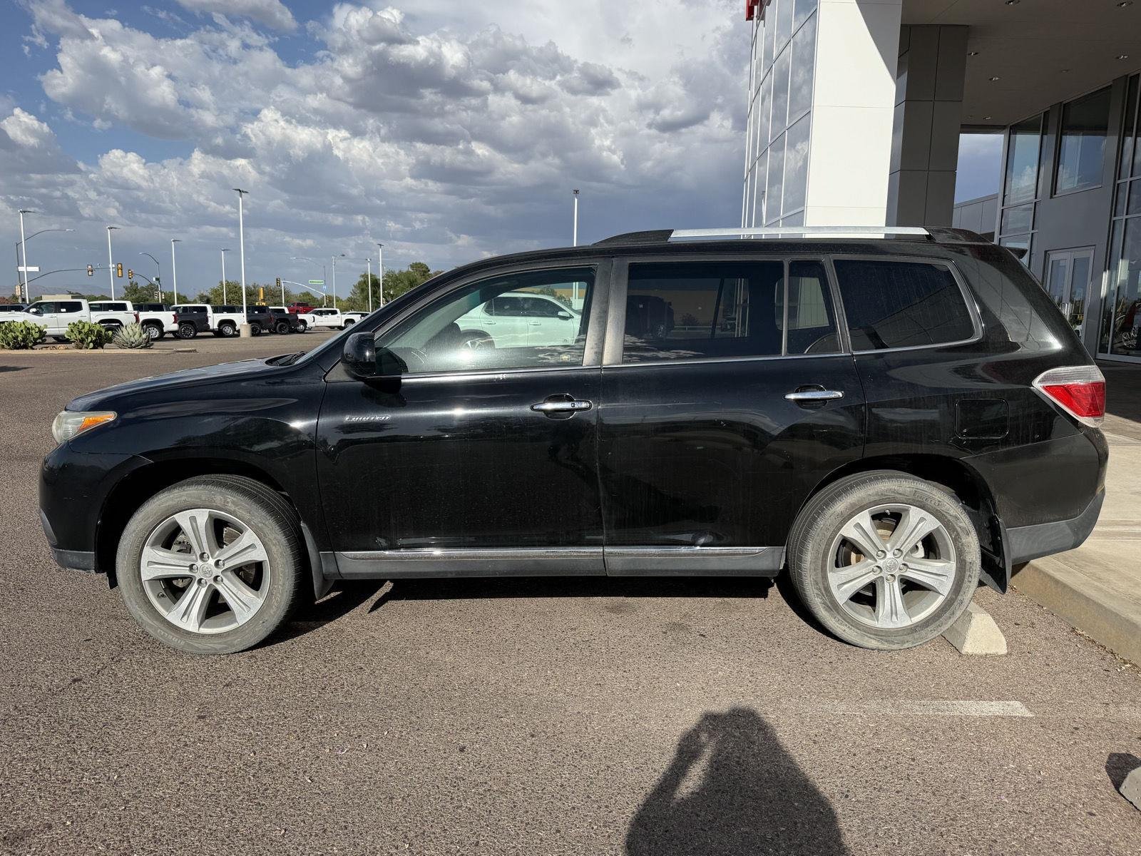 Used 2013 Black Toyota Limited image 2