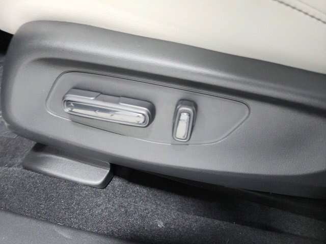 Certified Used 2024 Lunar Silver Metallic Honda EX-L image 18