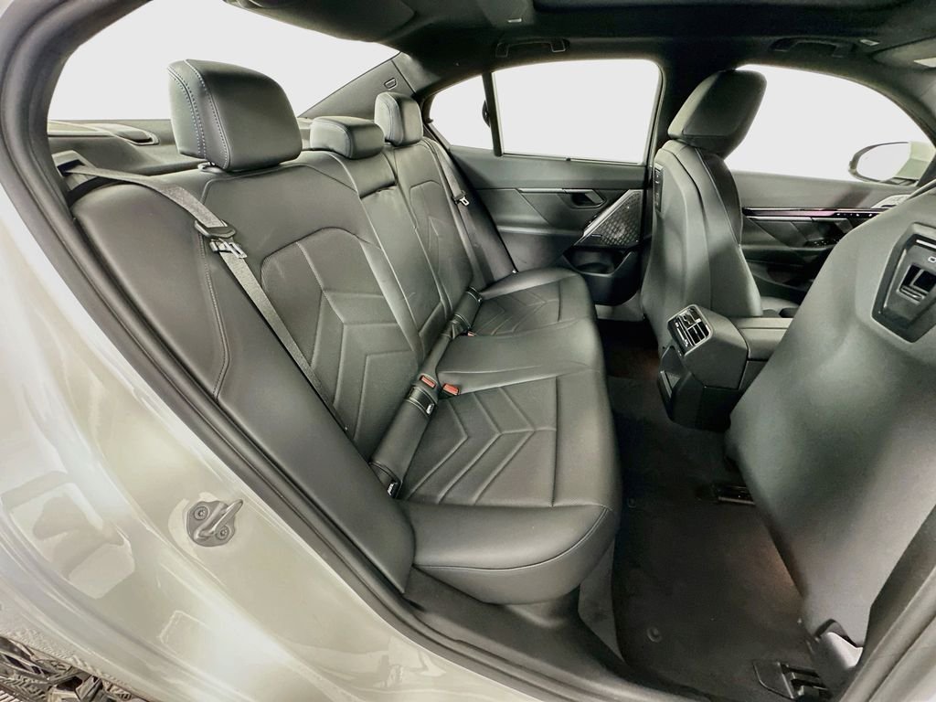 2026 BMW 5 Series 550e - Photo 27