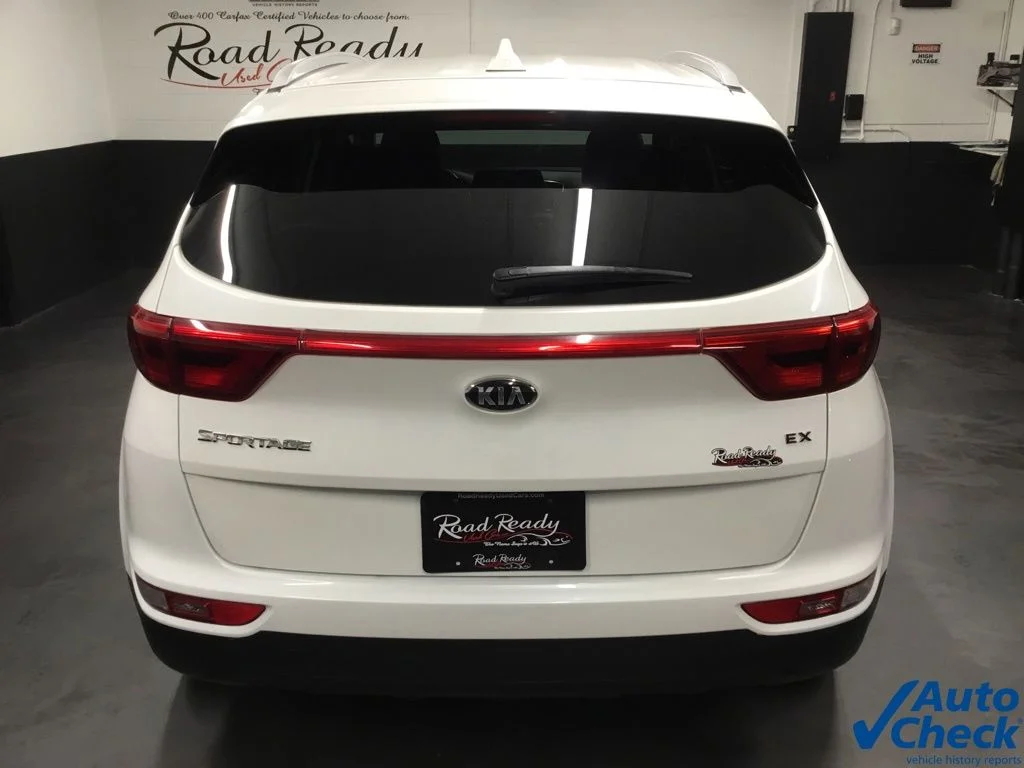 Used 2018 White Kia EX image 9