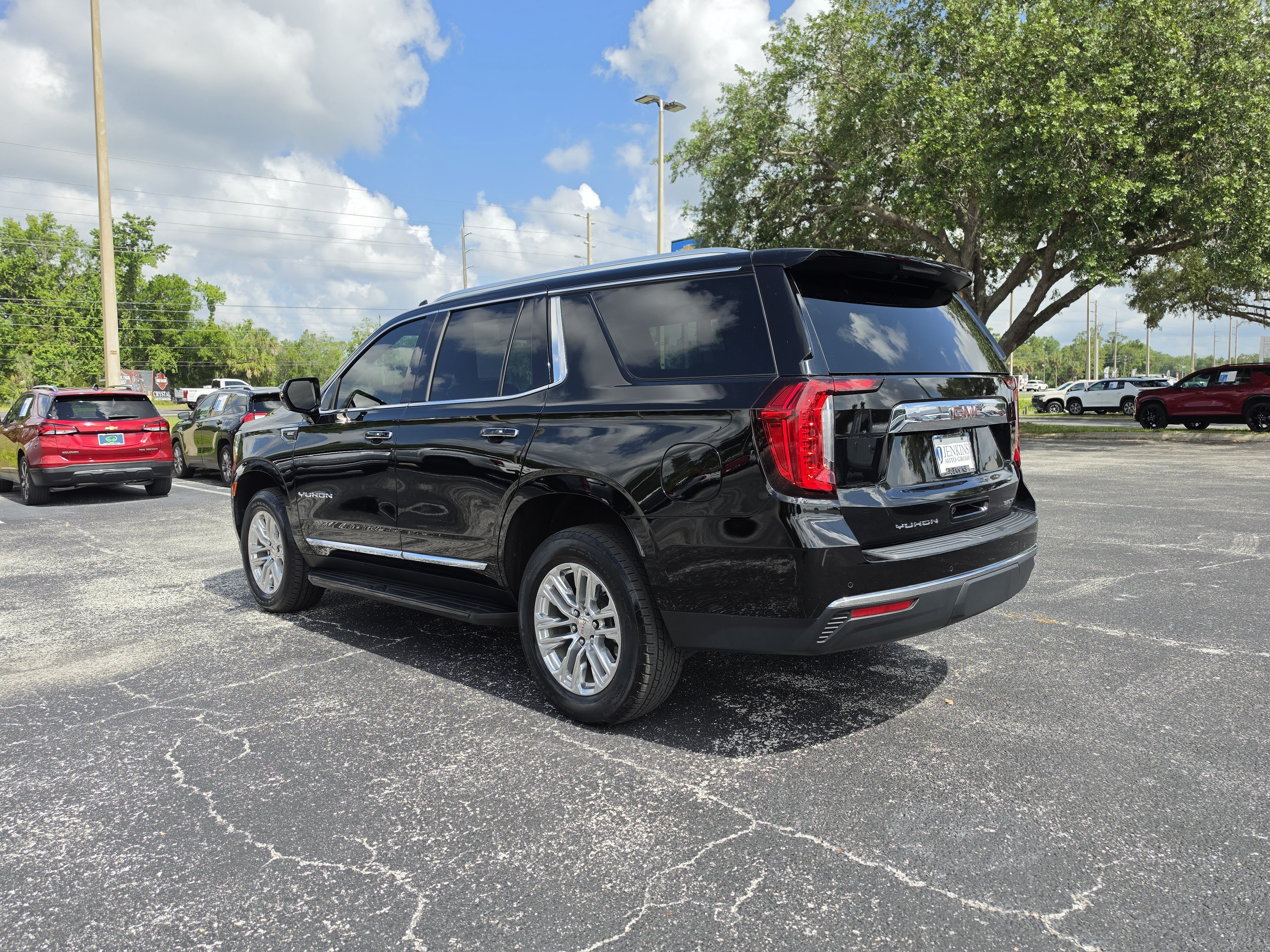 Used 2023 Onyx Black GMC SLT image 7