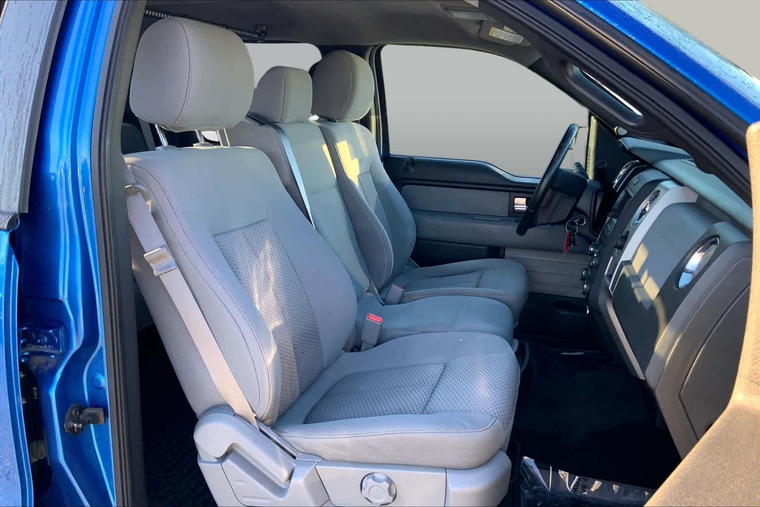 Used 2014 Blue Flame Metallic Ford XLT image 9
