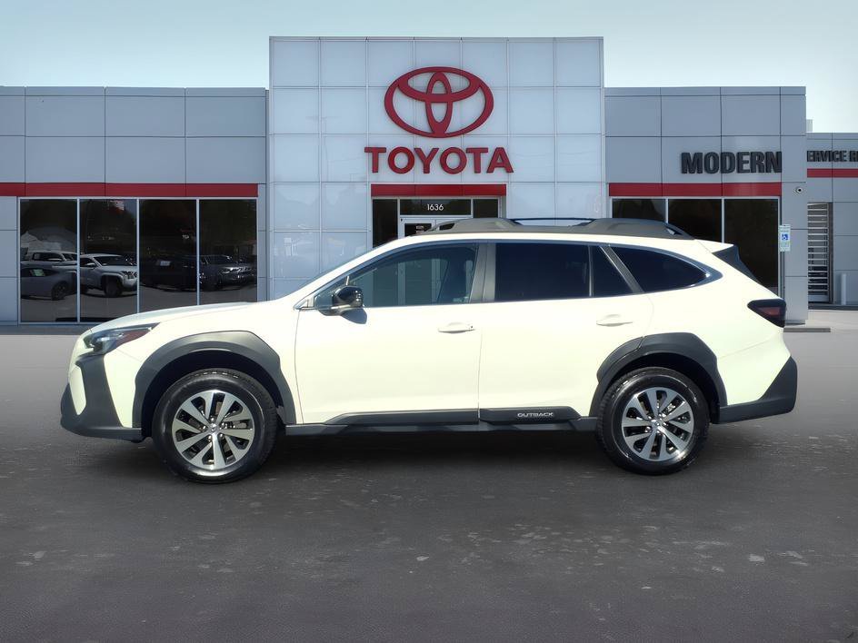 Used 2025 Crystal White Pearl Subaru Premium image 2