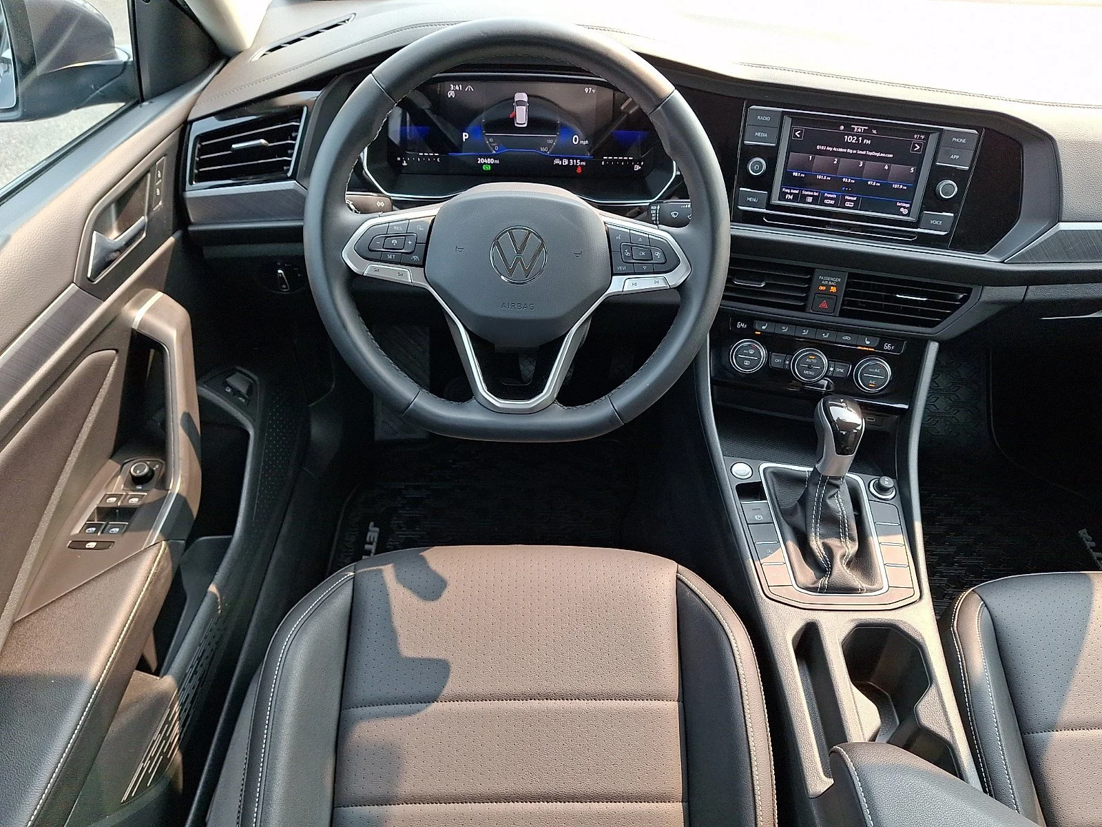 Certified Used 2023 Platinum Gray Metallic   2R2r Volkswagen SE image 12