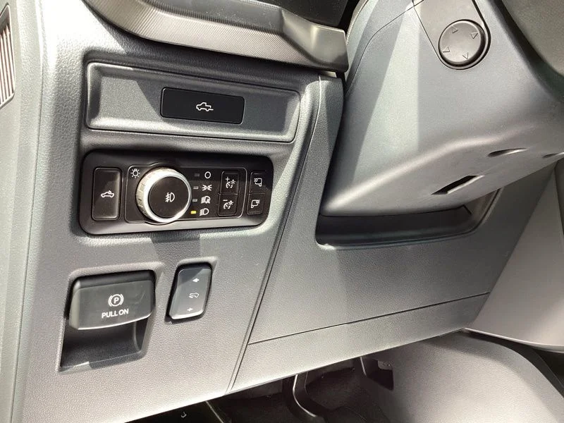 New 2026 Star White Metallic Tri-Coat Ford Platinum® image 30