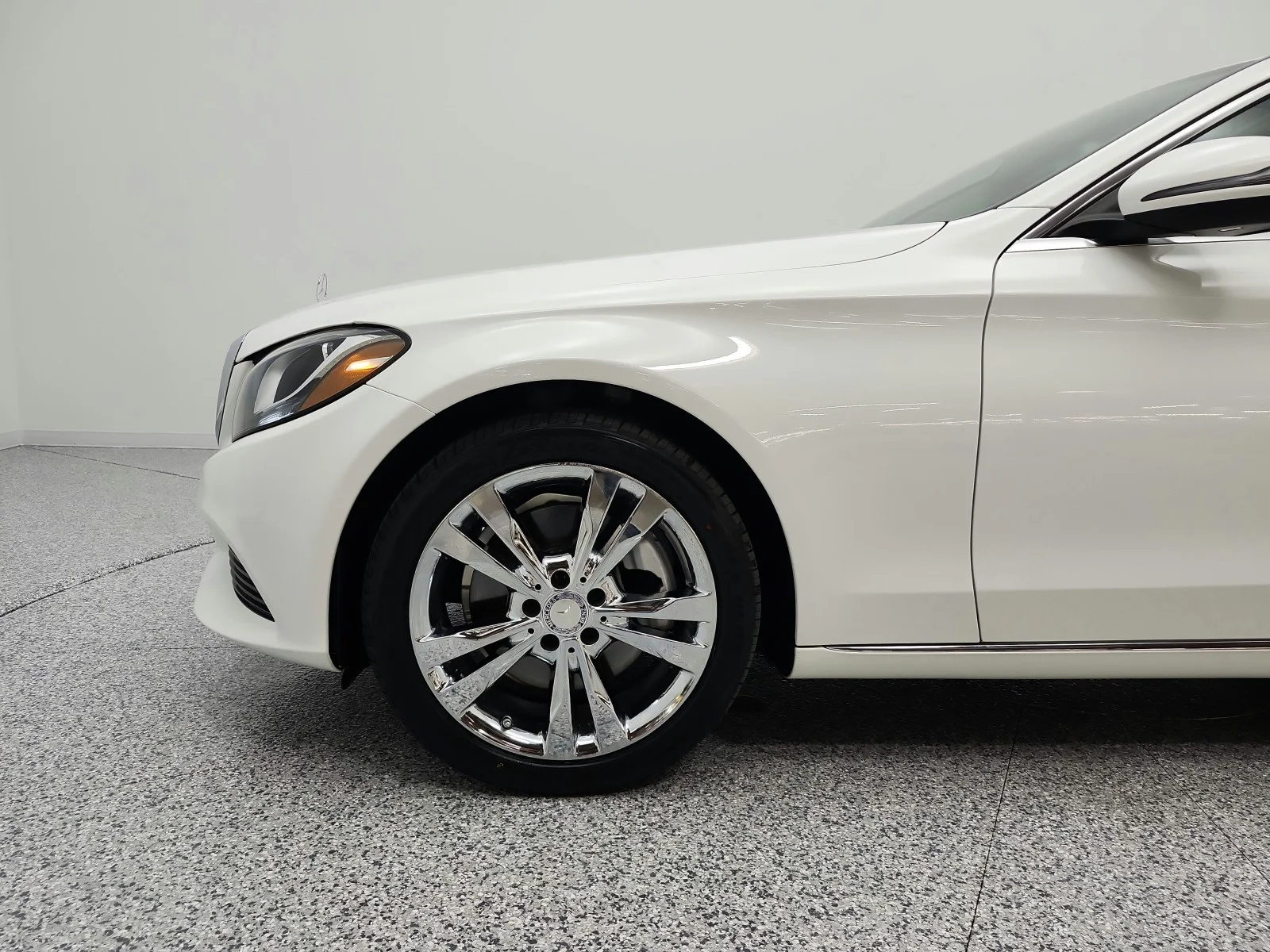 Used 2016 Polar White Mercedes-Benz C 300 Luxury image 21