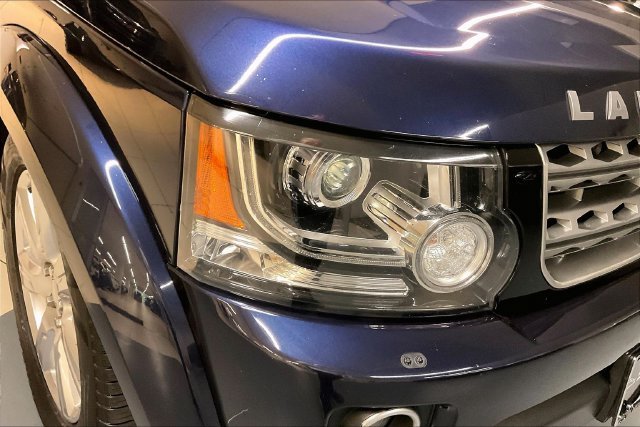 Used 2016 Blue Land Rover HSE image 32