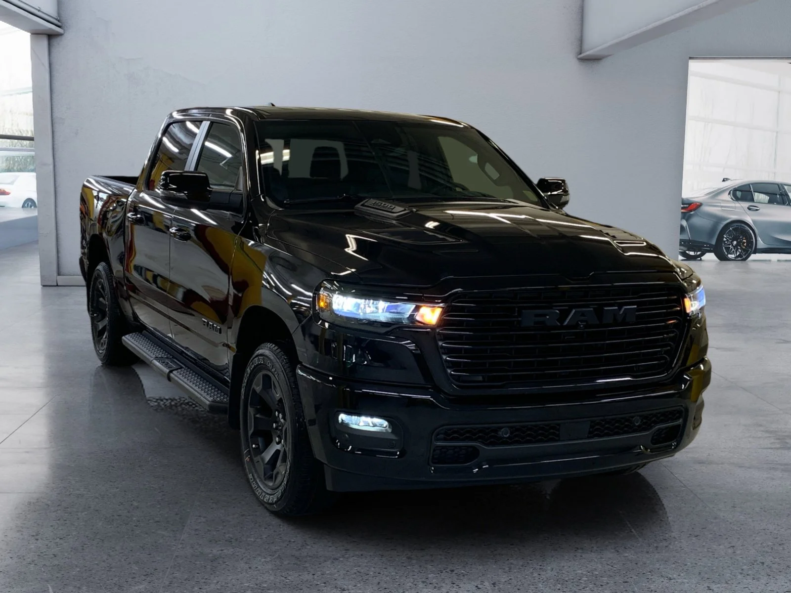 New 2026 Diamond Blk Crystal Pearl Ram Sport image 7