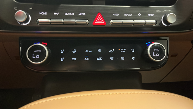 Used 2026 Creamy White Pearl Hyundai Calligraphy image 19