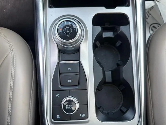 Used 2023  Ford  image 20