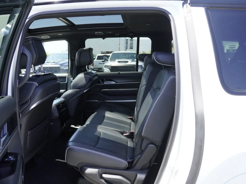 2024 Jeep Grand Wagoneer L Series II - Photo 20