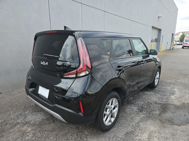 Used 2025  Kia LX image 5