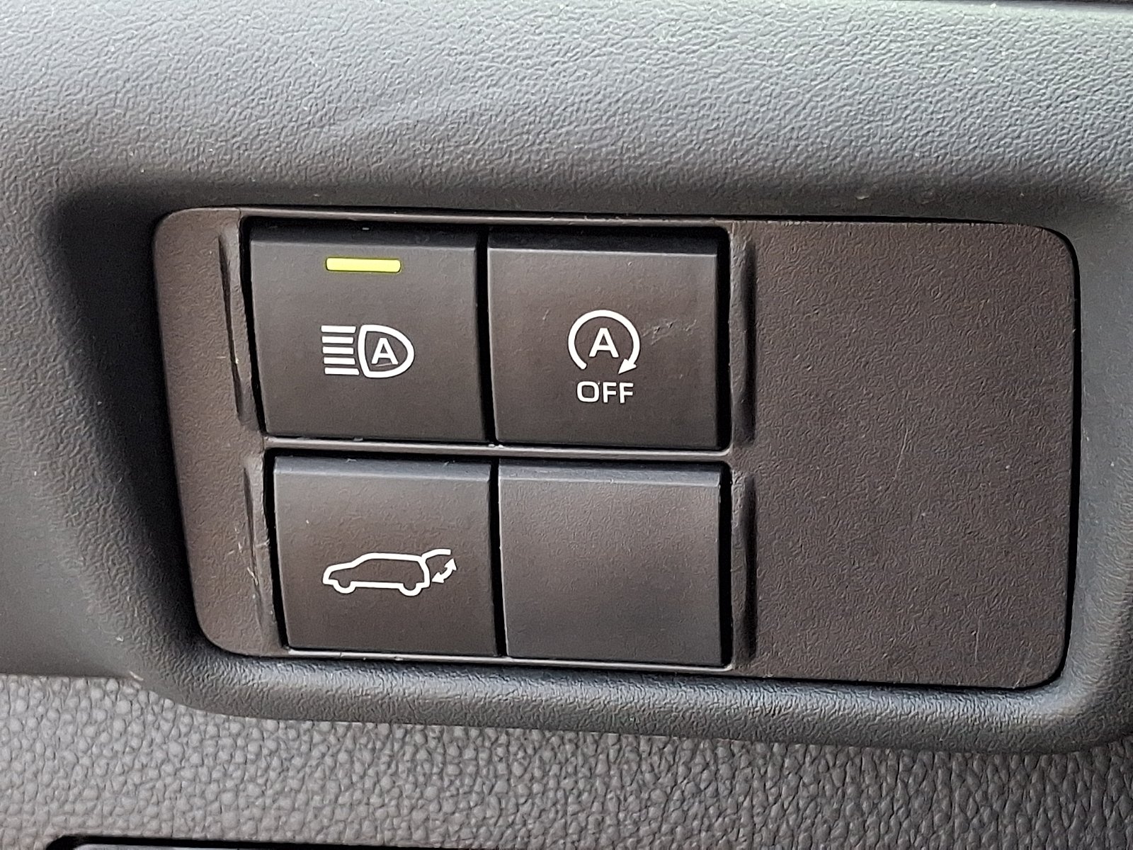 Used 2023 Wind Chill Pearl - 089 Toyota XLE image 28