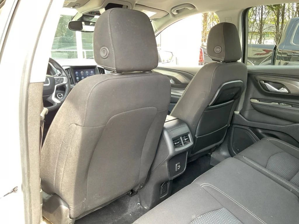 Used 2023 White GMC SLE image 29