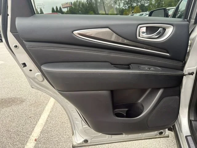 Used 2020 Silver INFINITI PURE AWD image 22