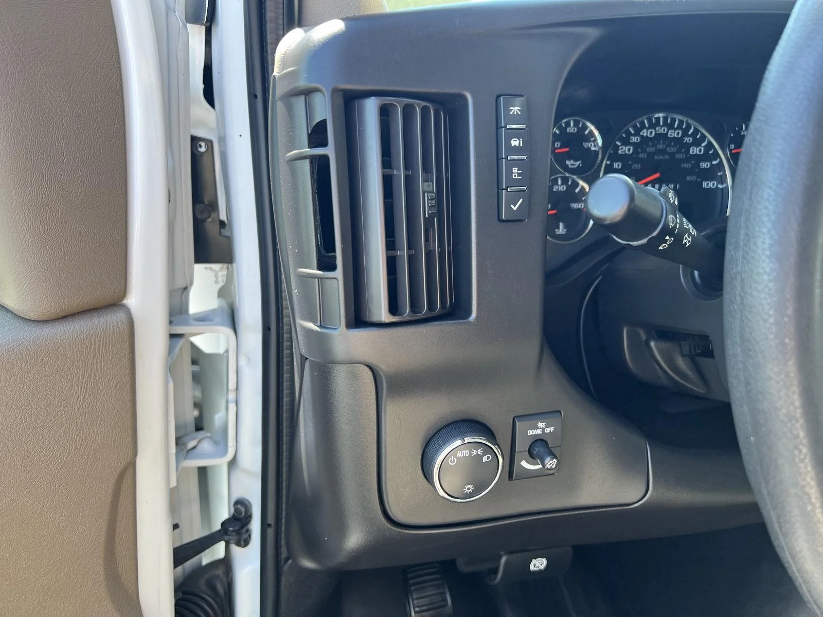 2021 Chevrolet Express Cargo Work Van - Photo 18