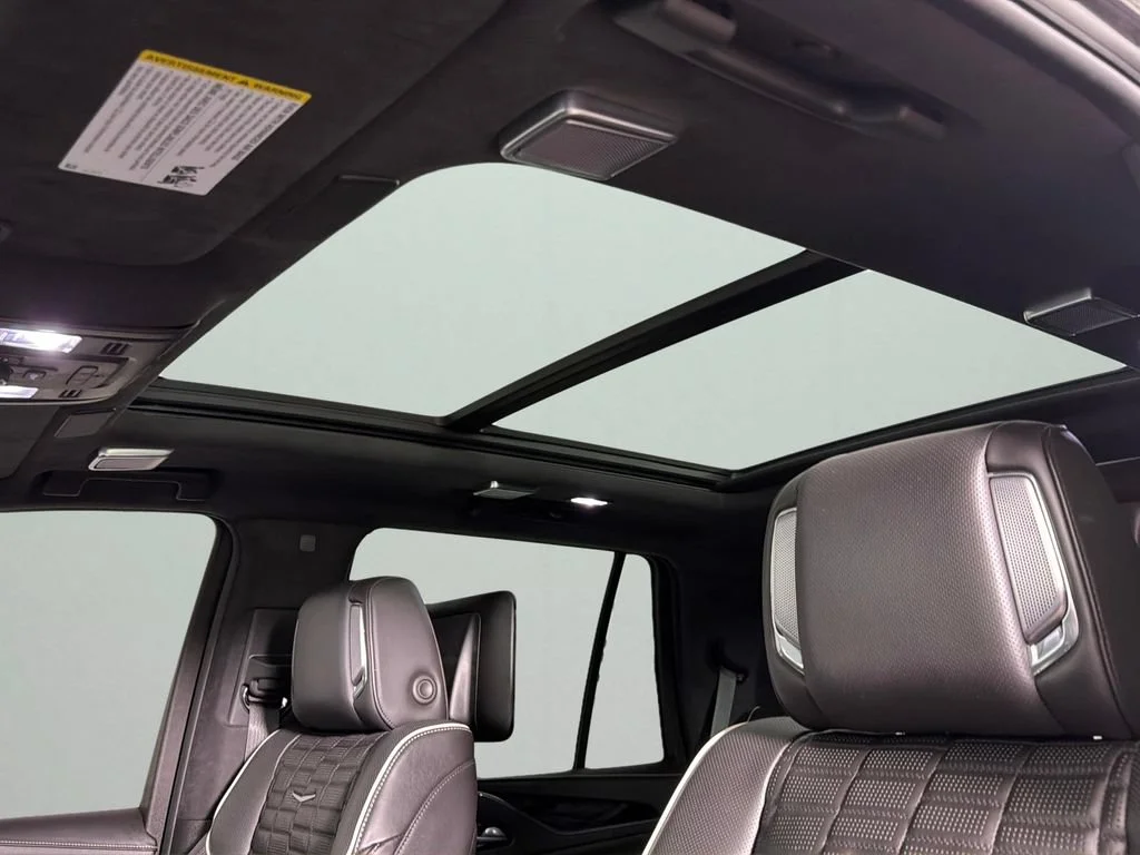Used 2023 BLACK RAVEN Cadillac AWD V-Series image 29