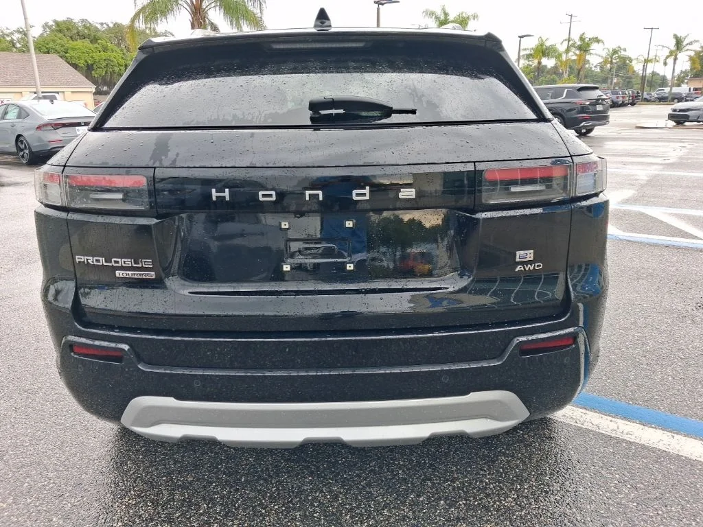 Used 2024  Honda Touring image 6