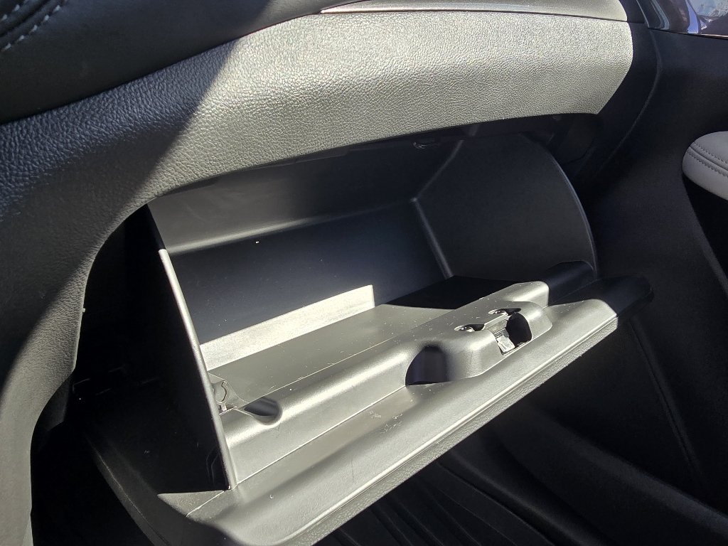 Used 2022 Summit White Buick Preferred image 23