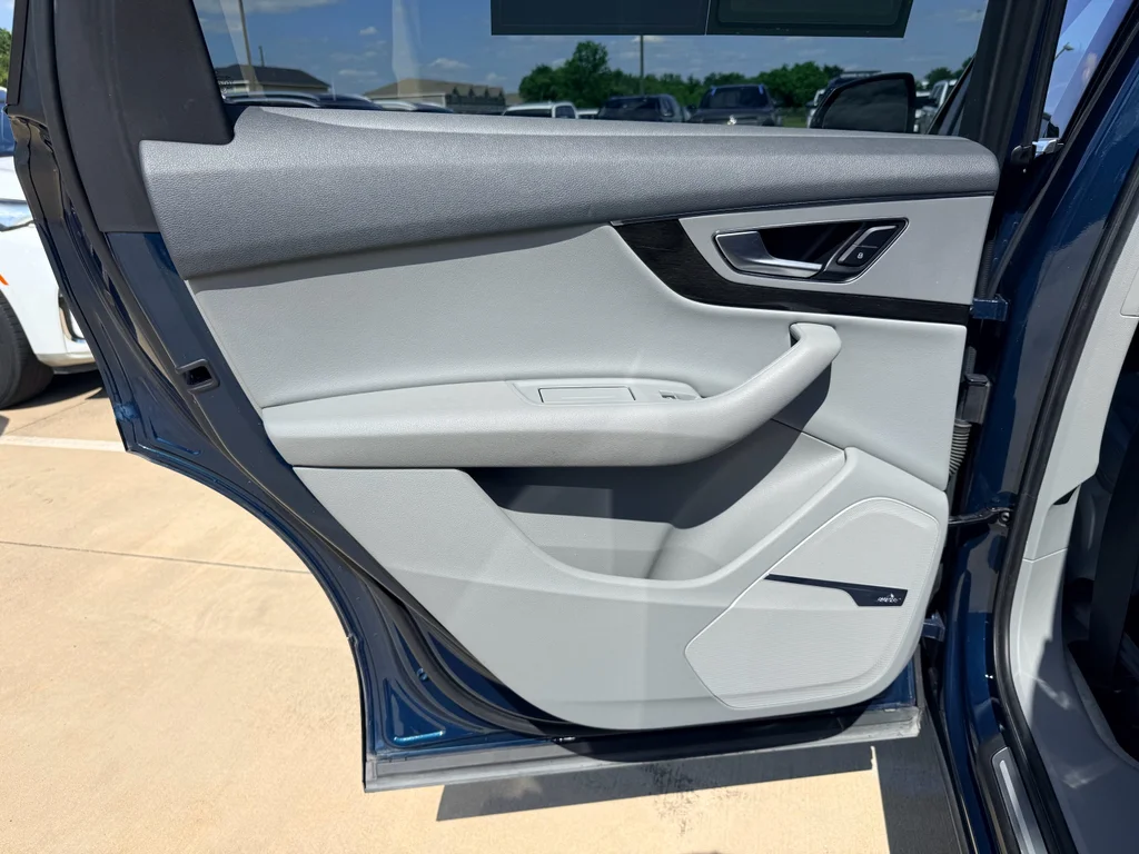Used 2018 Ink Blue Metallic Audi Premium Plus image 23