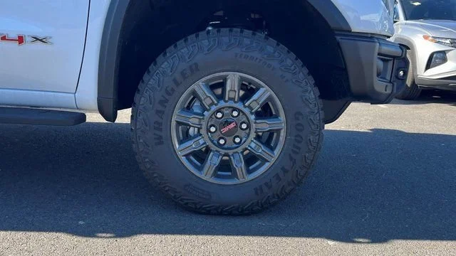 2026 GMC Sierra 1500 AT4X - Photo 8