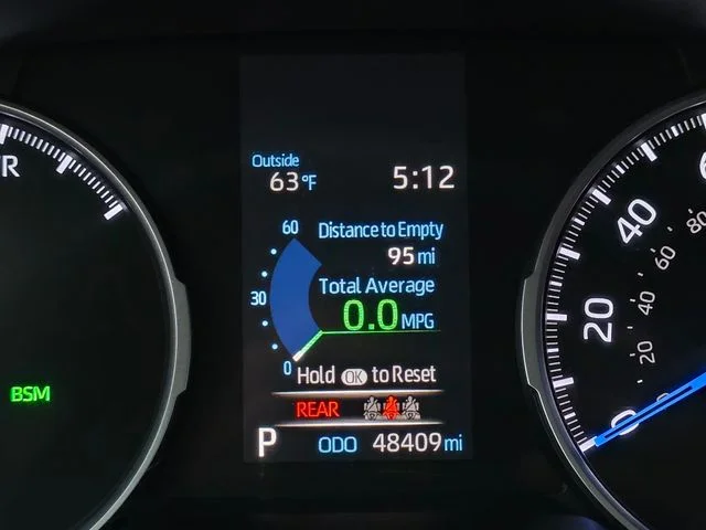 Used 2019 Silver Sky Metallic Toyota XLE image 31
