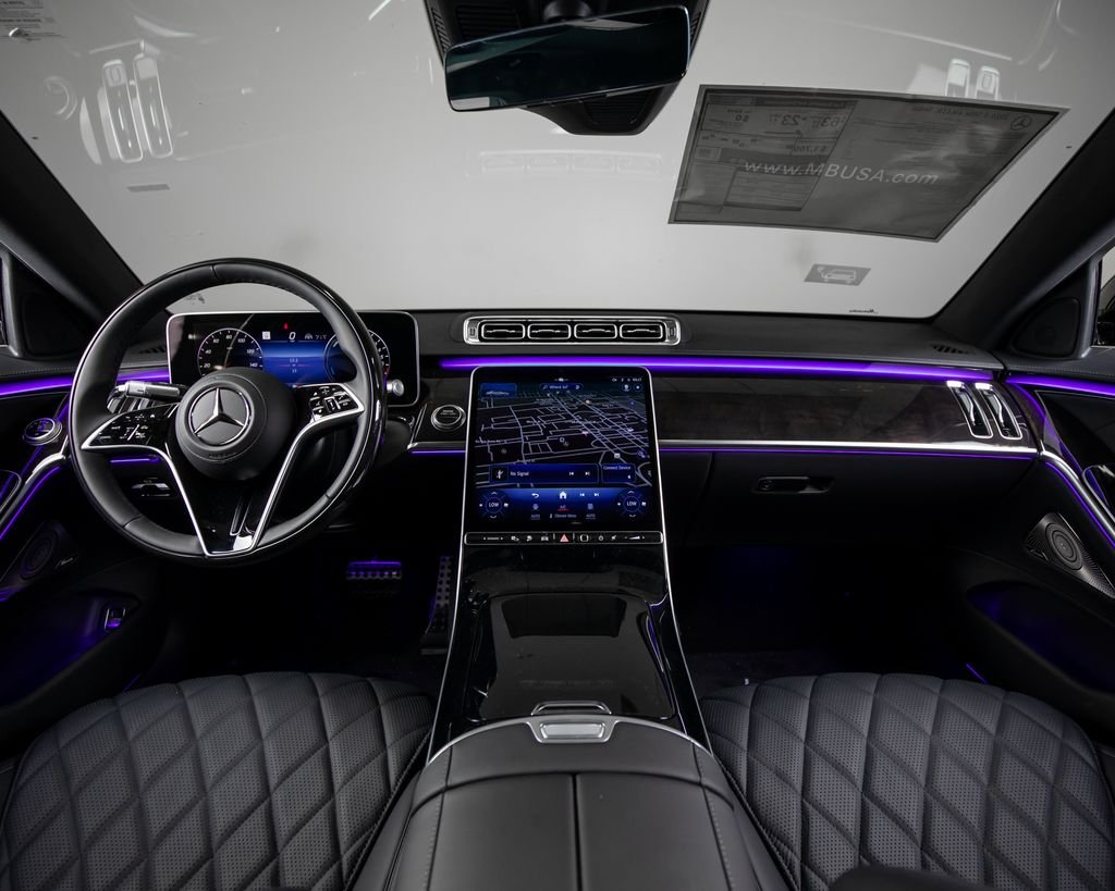 New 2026 Black Mercedes-Benz S 580e image 7