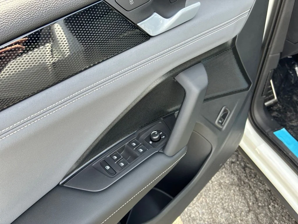 2026 Volkswagen Tiguan SE R-LINE BLACK - Photo 26