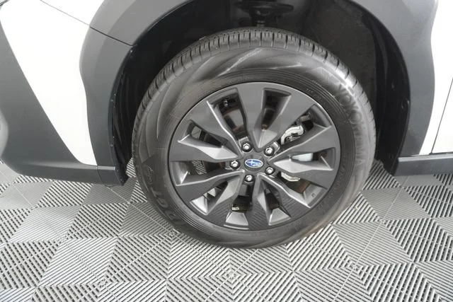 Certified Used 2025 Crystal White Pearl Subaru Onyx Edition image 16