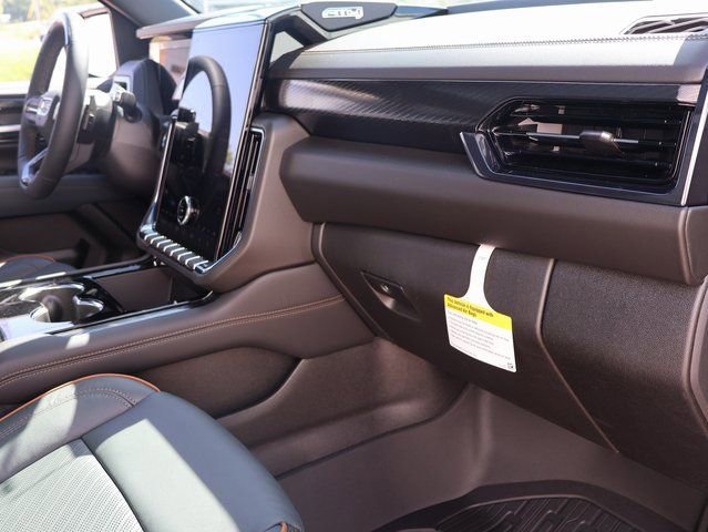 2026 GMC Yukon AT4 - Photo 8