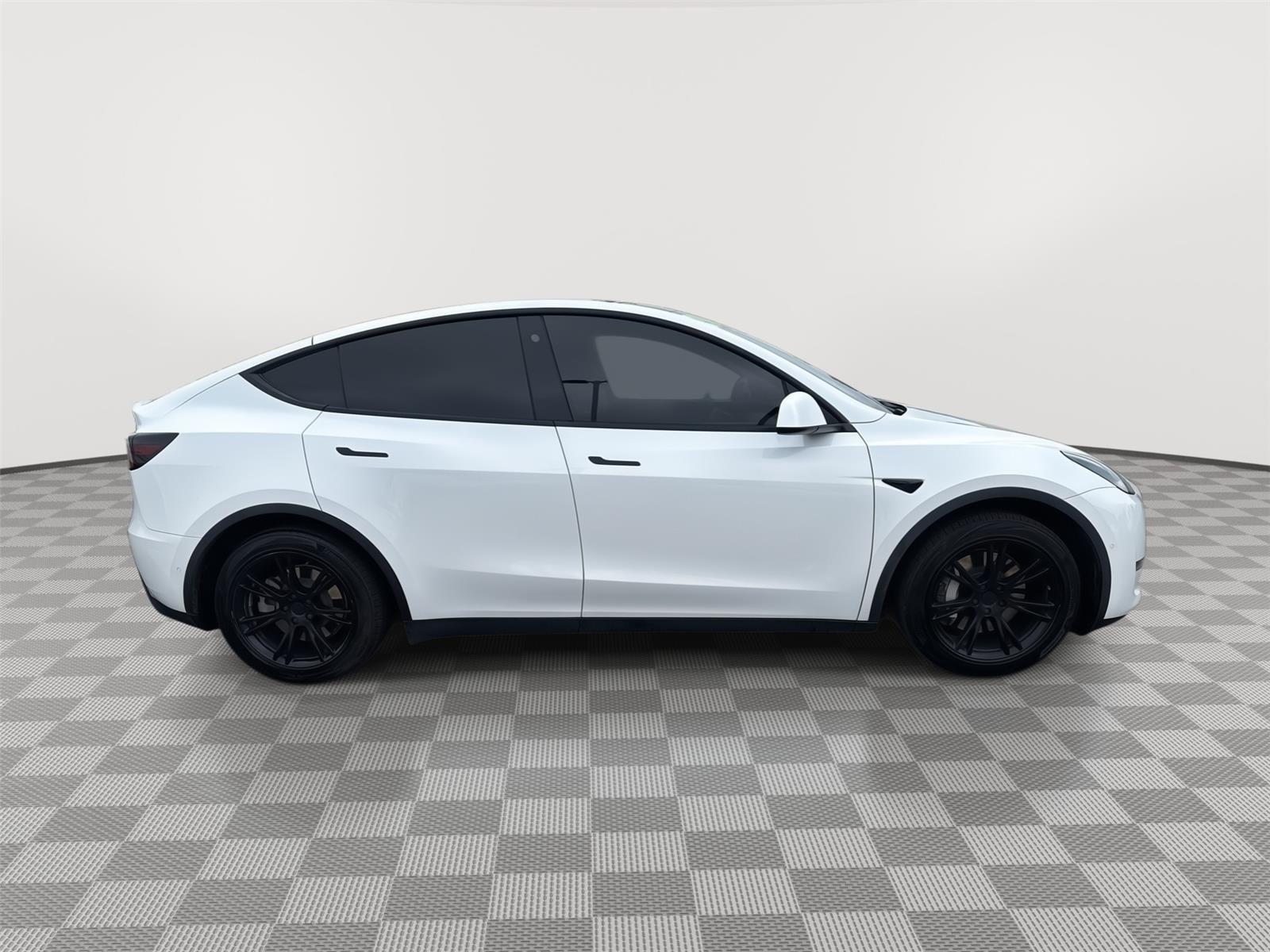 Used 2021 Pearl White Multi-Coat Tesla Long Range image 13