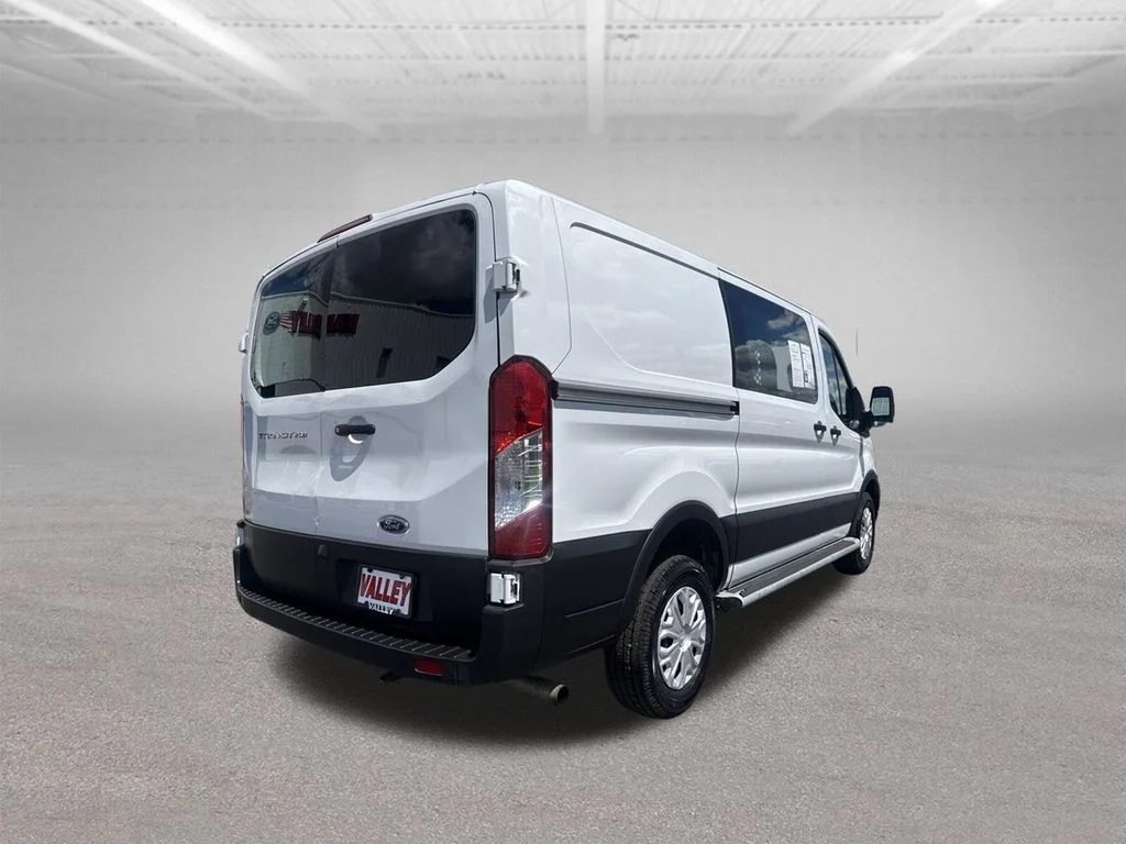 Used 2023 Oxford White Ford Base image 13