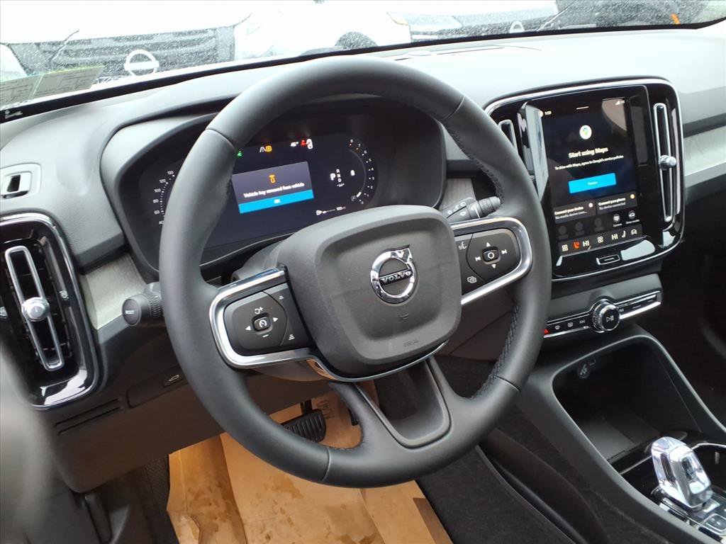 New 2026 Aurora Silver Volvo Plus image 5