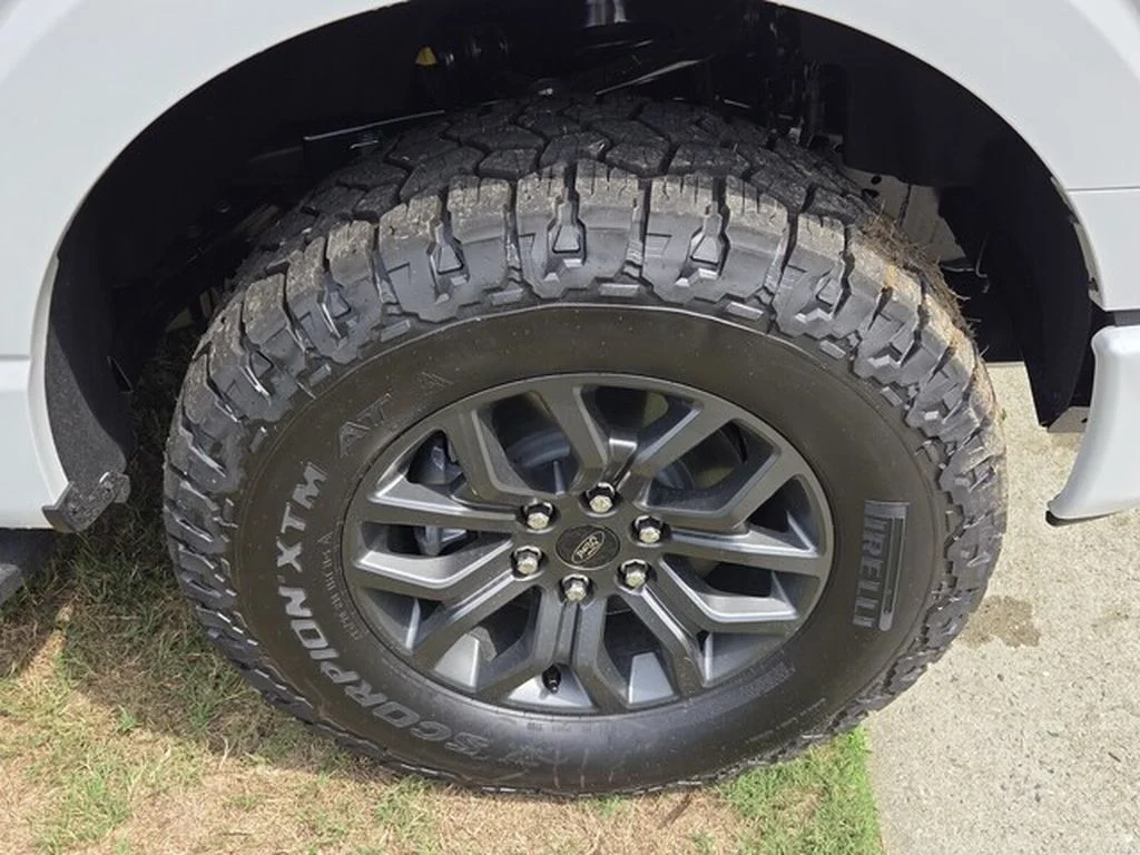 New 2026 Oxford White Ford Tremor® image 14