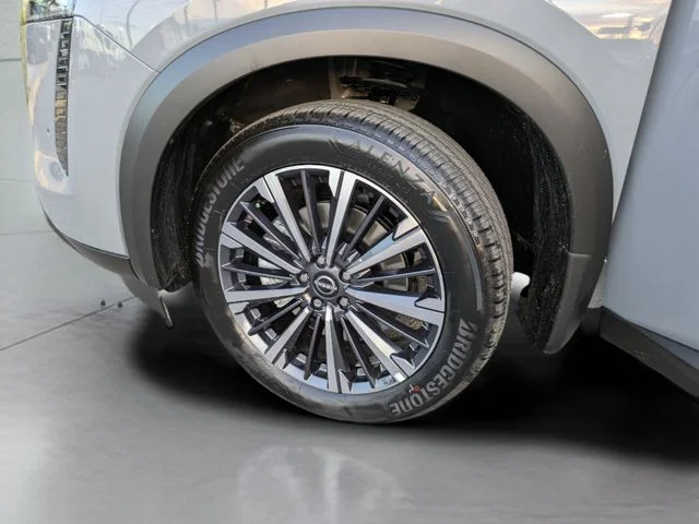 New 2026 Boulder Gray Pearl Nissan Platinum image 30