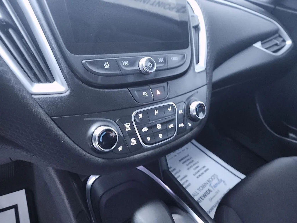 Used 2023  Chevrolet LT image 18
