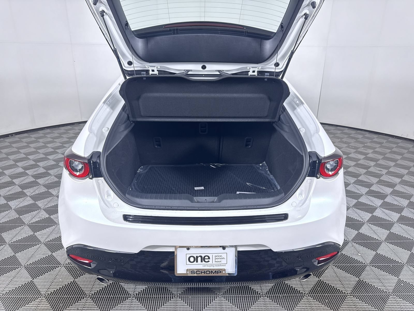 New 2026 Snowflake White Pearl Mazda 2.5 S Carbon Edition image 24