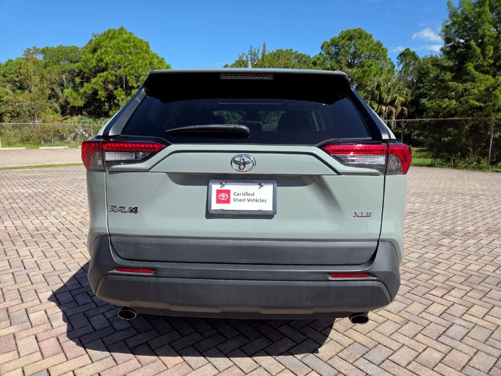 Used 2022 Gray Toyota XLE image 10