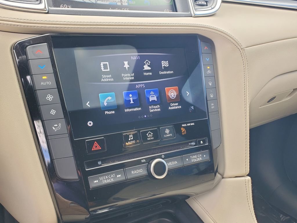Used 2019 White INFINITI ESSENTIAL image 30