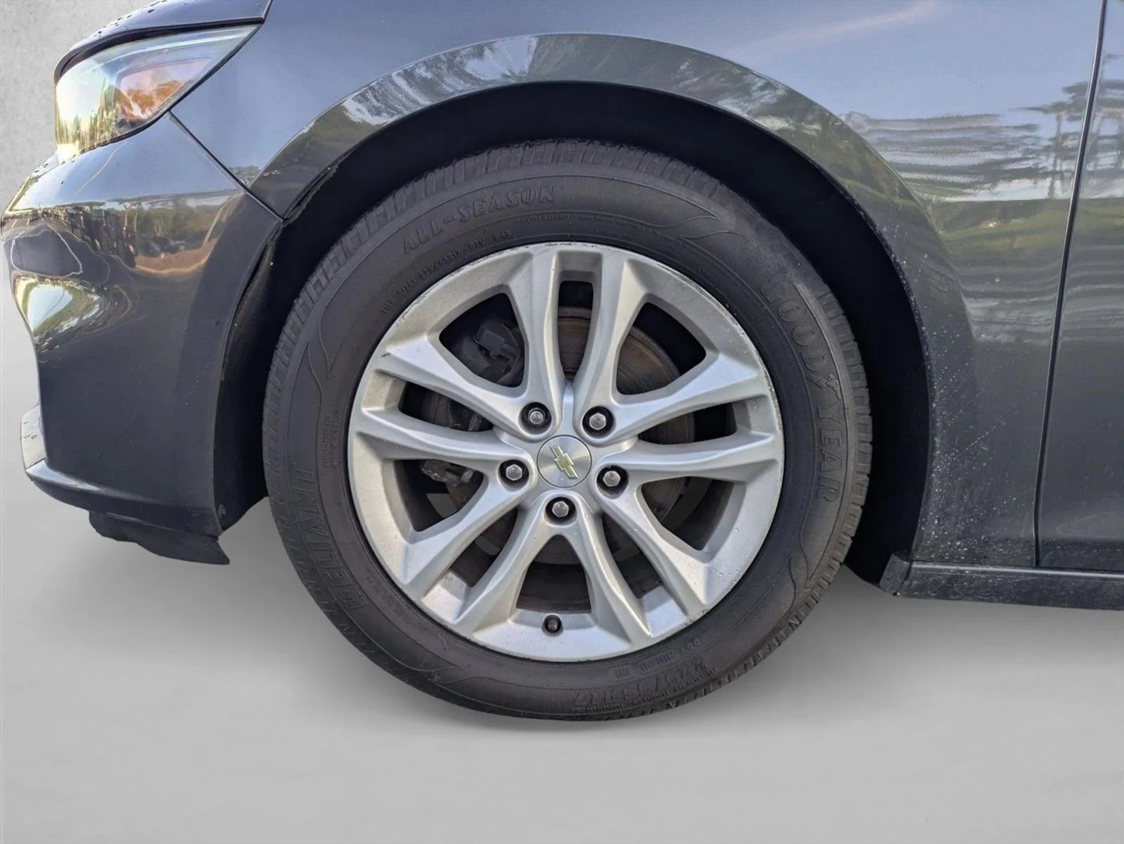 Used 2018 Nightfall Gray Metallic Chevrolet LT image 13