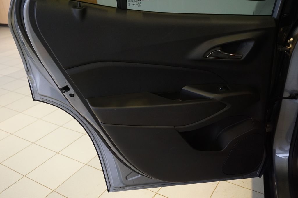 Used 2025 Gray Chevrolet LT image 23