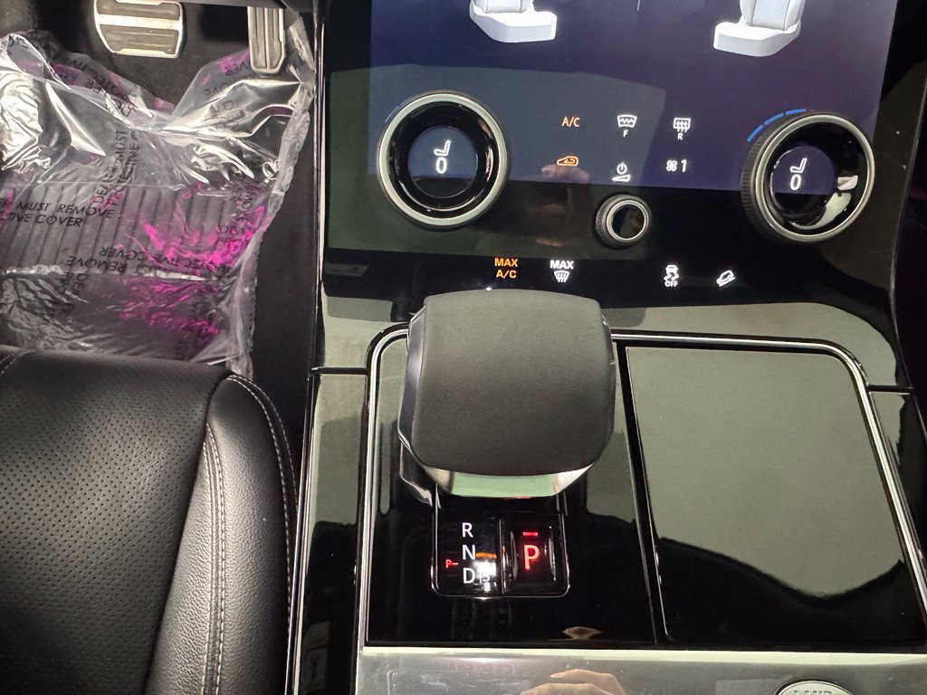 Used 2023 Gray Land Rover R-Dynamic S MHEV image 18