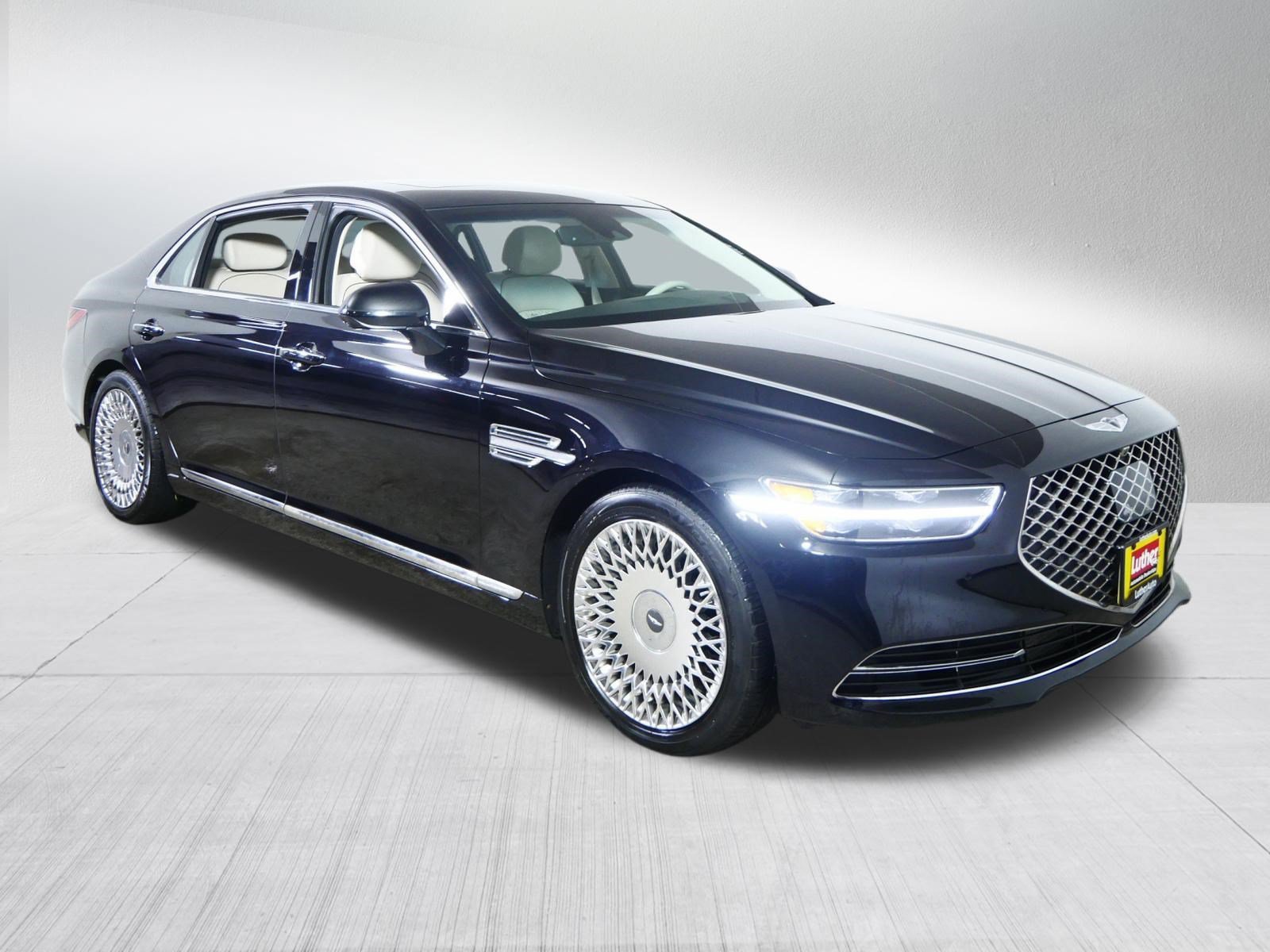 2022 Genesis G90