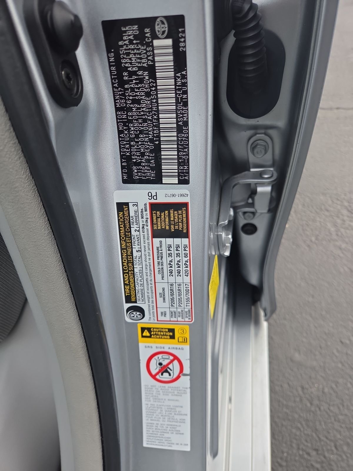 2017 Toyota Camry LE - Photo 51