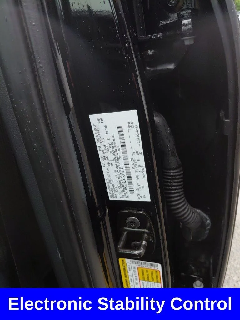 Used 2024 Black Metallic Ford XLT image 19