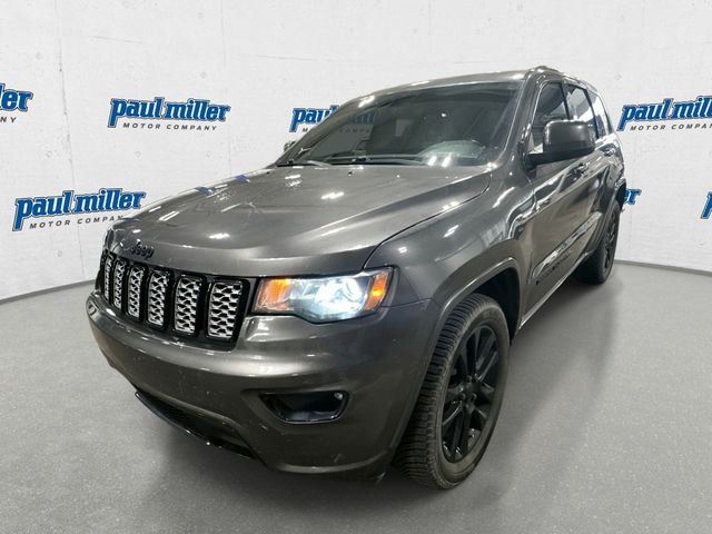 Used 2018 Gray Jeep Altitude image 1