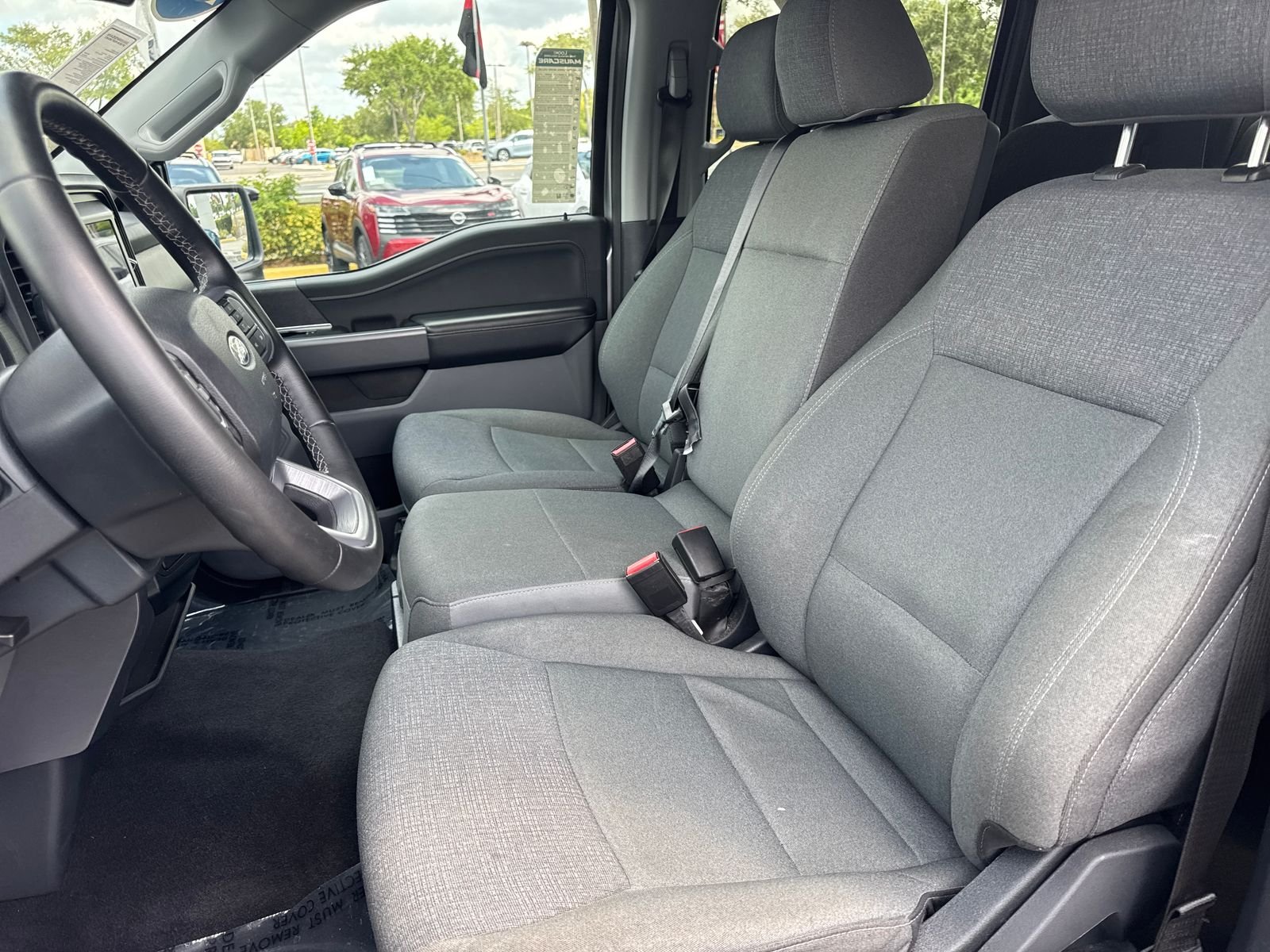 Used 2025 Silver Ford XLT image 23